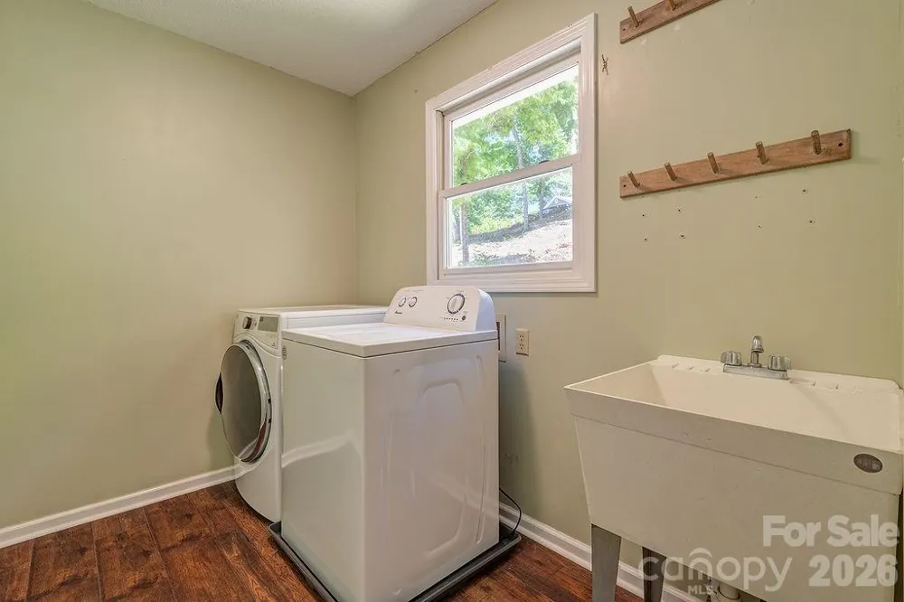 146 Churchill Downs Drive Fairview, NC 28730