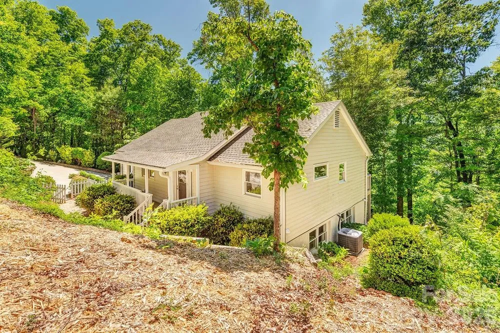 146 Churchill Downs Drive Fairview, NC 28730