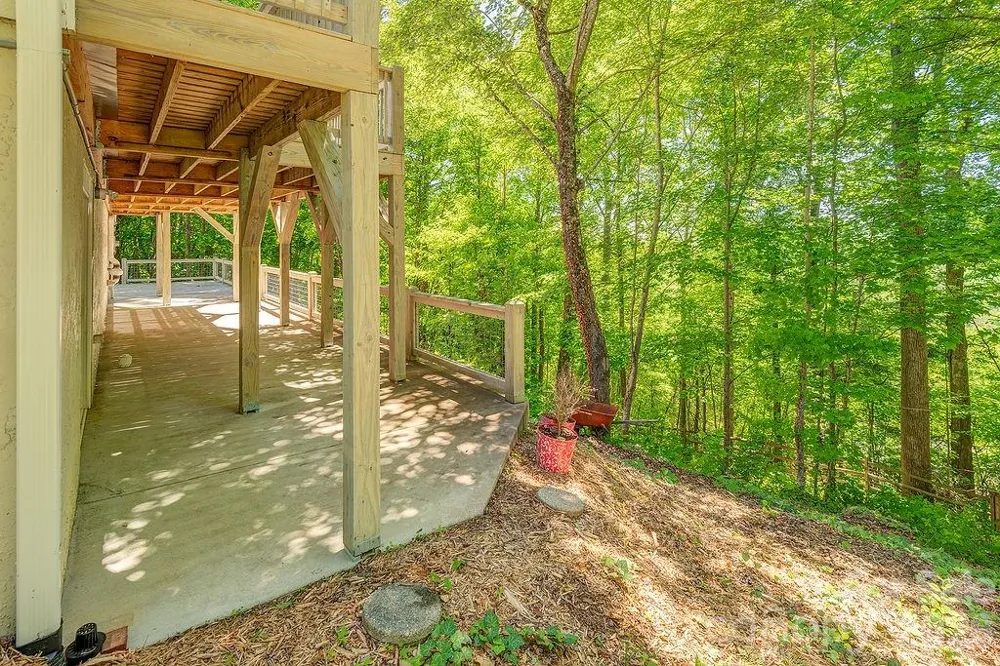 146 Churchill Downs Drive Fairview, NC 28730