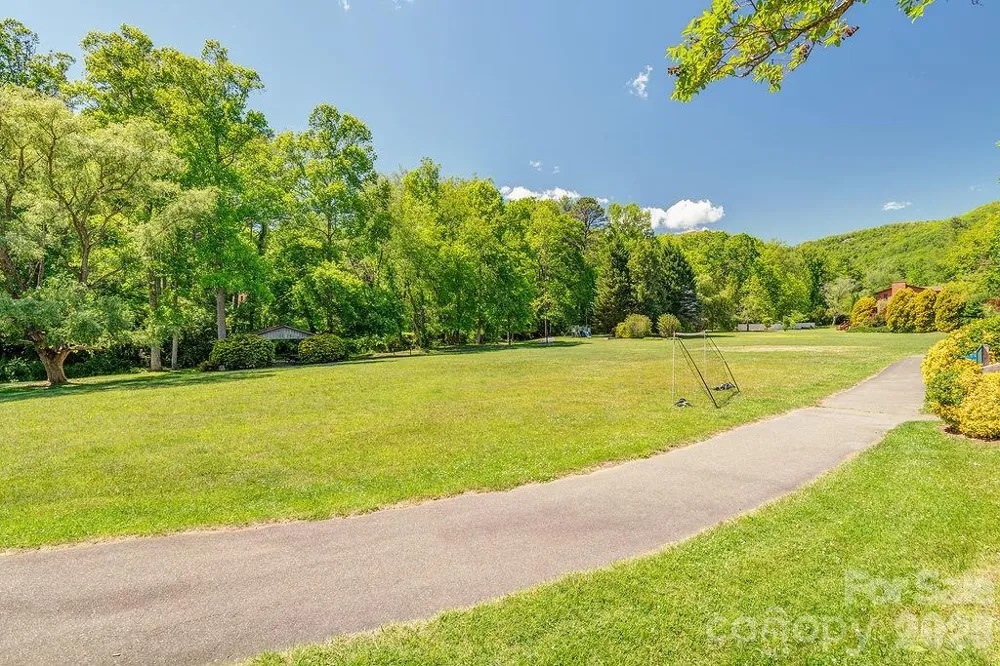 146 Churchill Downs Drive Fairview, NC 28730