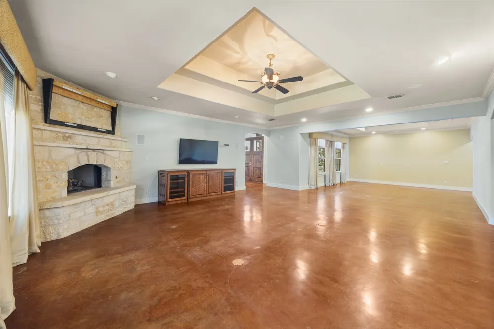 1200 Doe Run Hollow Fredericksburg, TX 78624