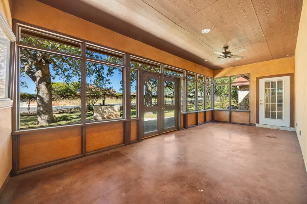 1200 Doe Run Hollow Fredericksburg, TX 78624
