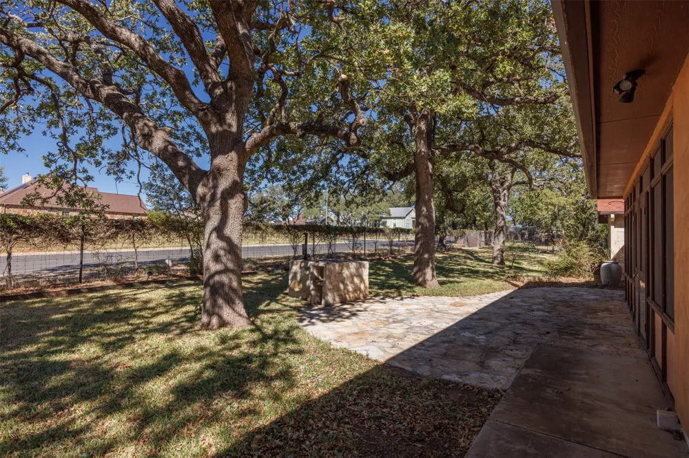 1200 Doe Run Hollow Fredericksburg, TX 78624