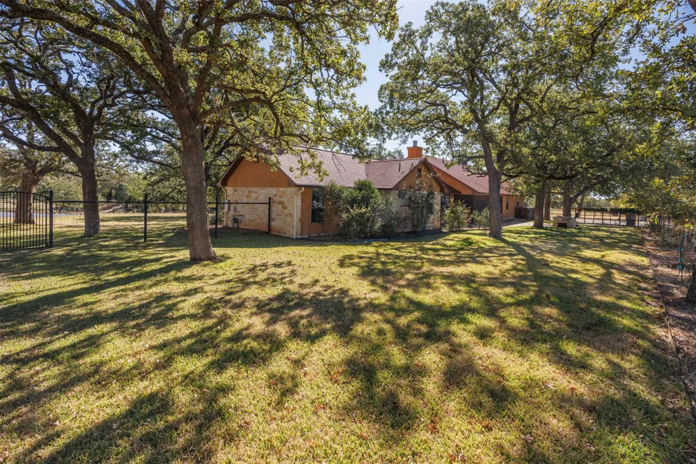 1200 Doe Run Hollow Fredericksburg, TX 78624