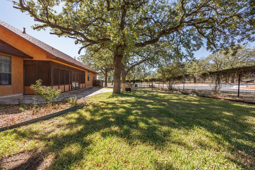 1200 Doe Run Hollow Fredericksburg, TX 78624