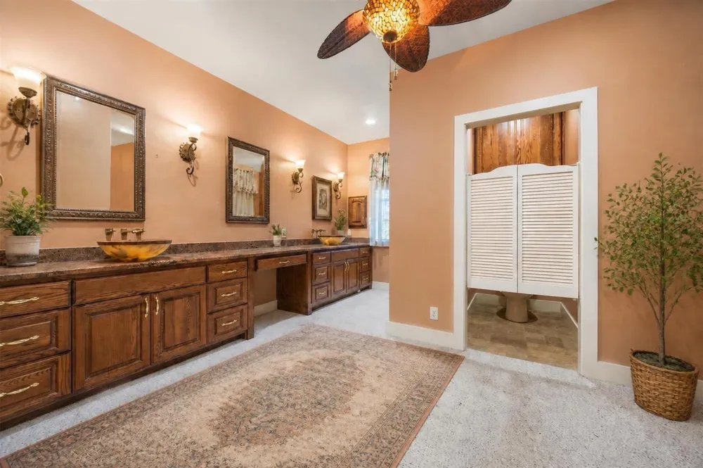 1200 Doe Run Hollow Fredericksburg, TX 78624