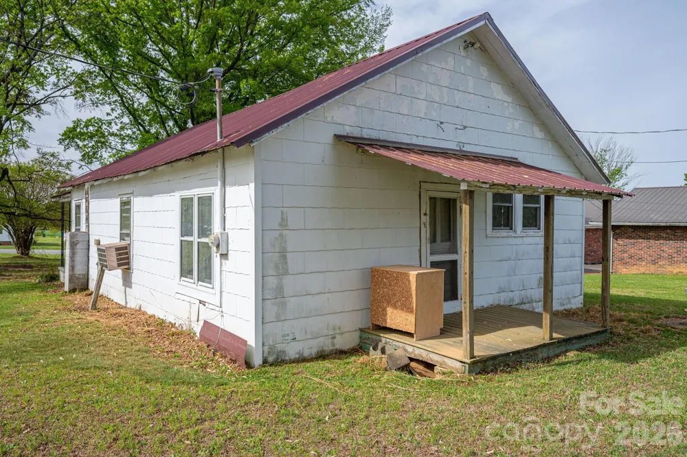 7440 W NC 27 Highway Vale, NC 28168