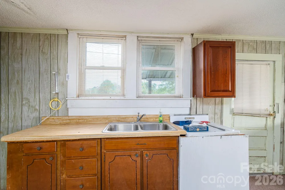 7440 W NC 27 Highway Vale, NC 28168