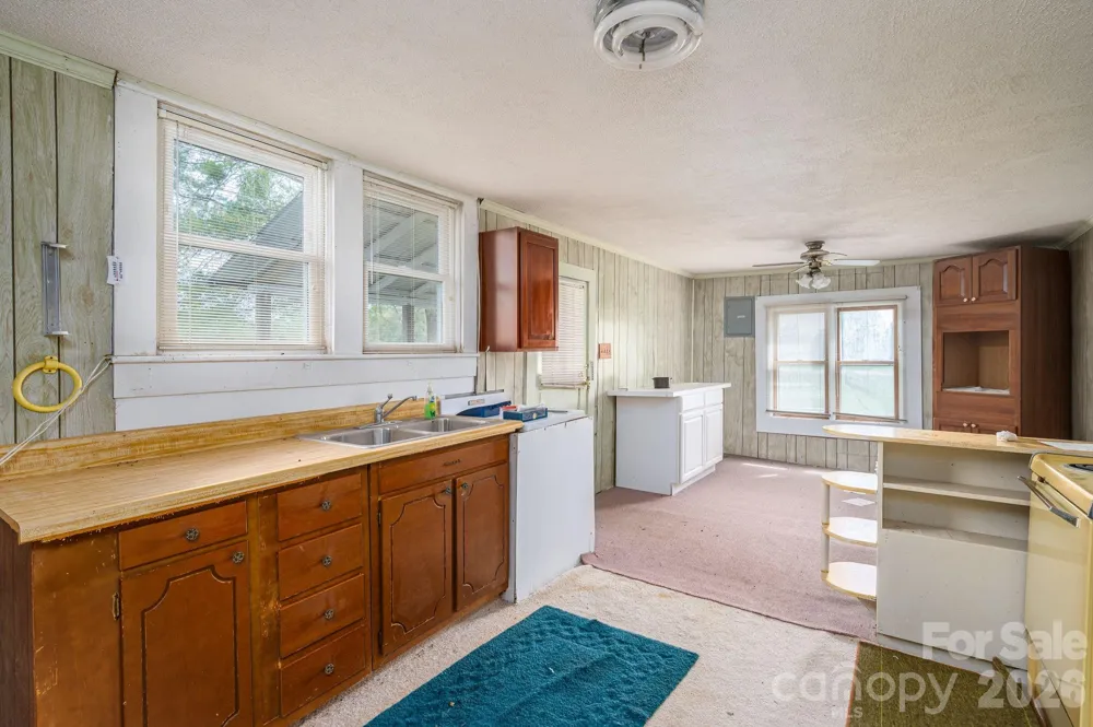 7440 W NC 27 Highway Vale, NC 28168