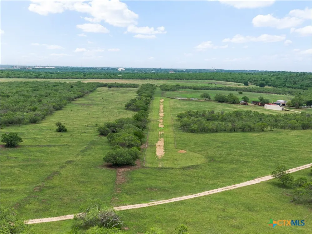1190 Dickerson Road Lockhart, TX 78644