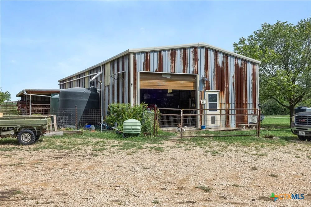 1190 Dickerson Road Lockhart, TX 78644