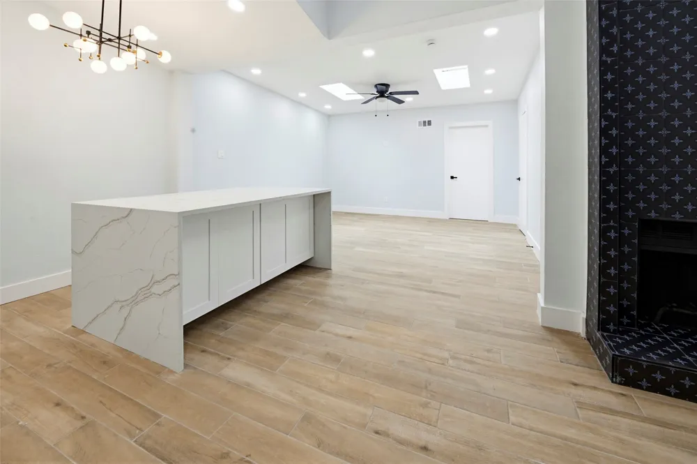 1860 Amber Lane Carrollton, TX 75007