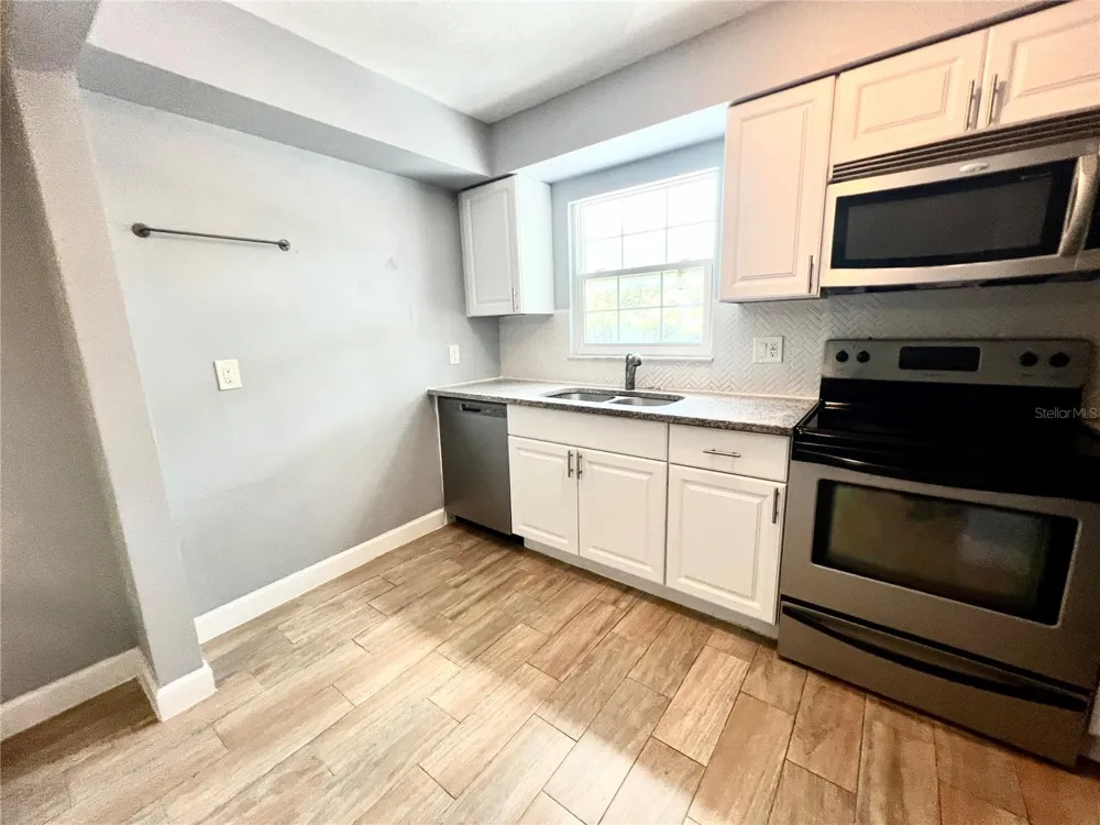 14402 REUTER STRASSE CIRCLE #223 Tampa, FL 33613
