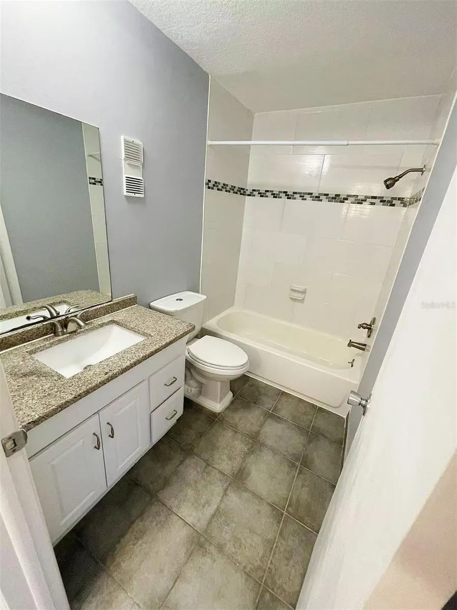 14402 REUTER STRASSE CIRCLE #223 Tampa, FL 33613