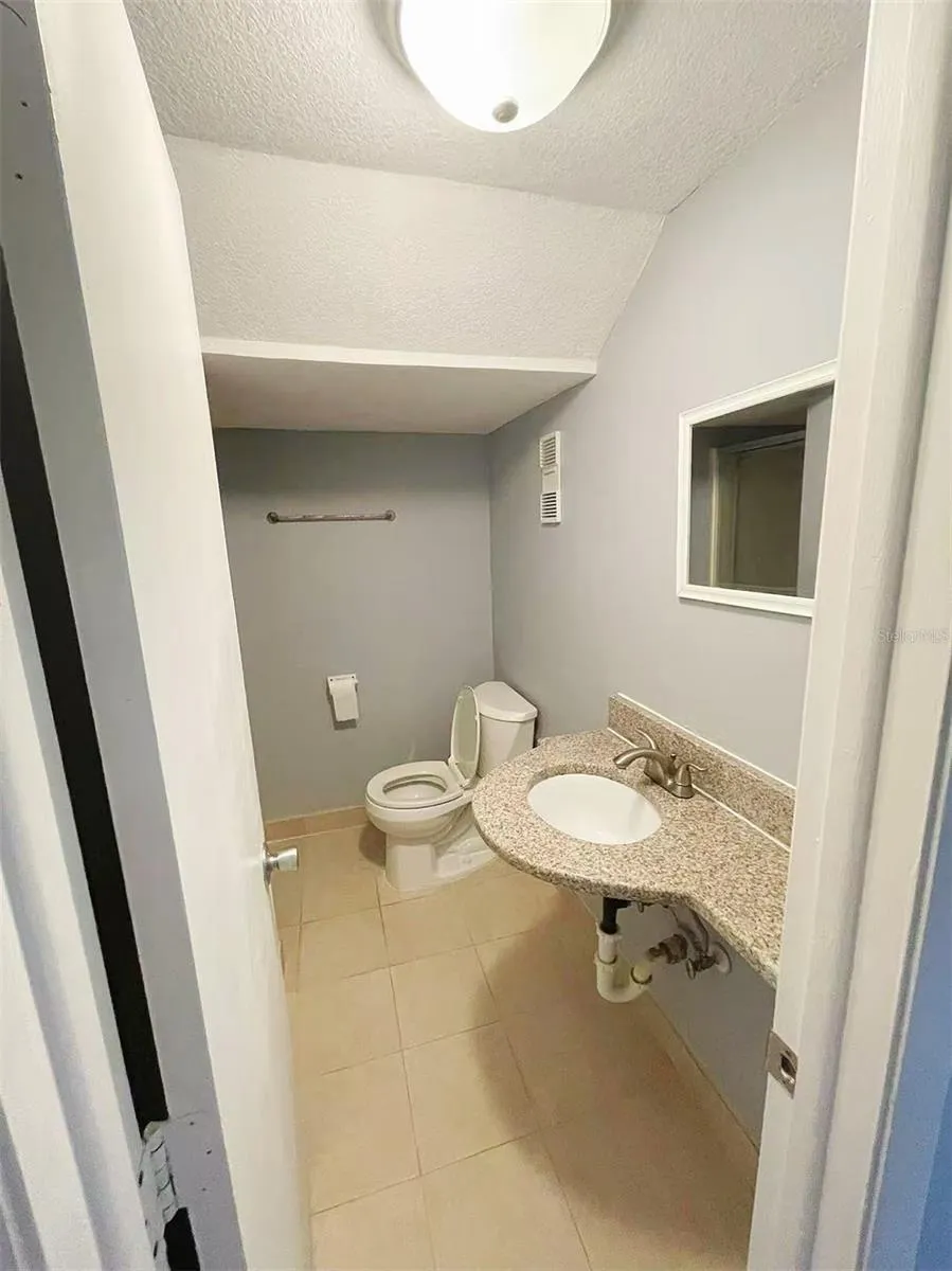 14402 REUTER STRASSE CIRCLE #223 Tampa, FL 33613