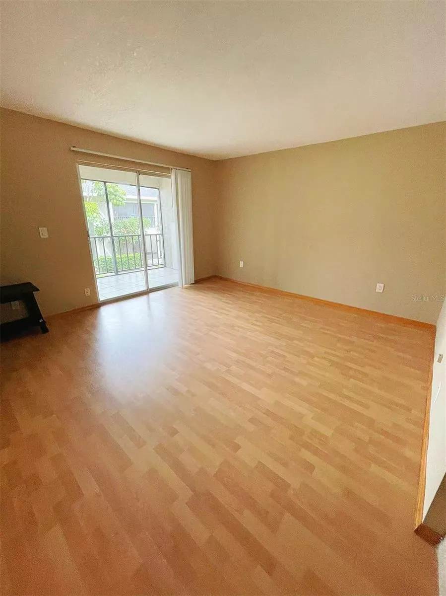 14402 REUTER STRASSE CIRCLE #223 Tampa, FL 33613