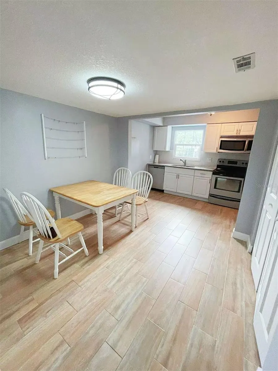 14402 REUTER STRASSE CIRCLE #223 Tampa, FL 33613