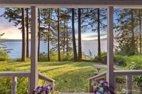 2726 Sea Garden Lane