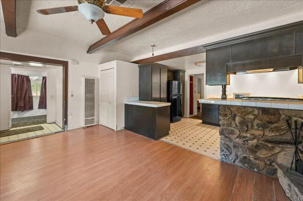 39148 Rim Of The World Drive Fawnskin, CA 92333