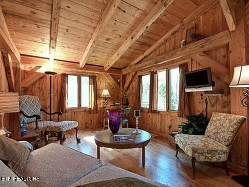 360 Spurlock Hollow Lane Gainesboro, TN 38562