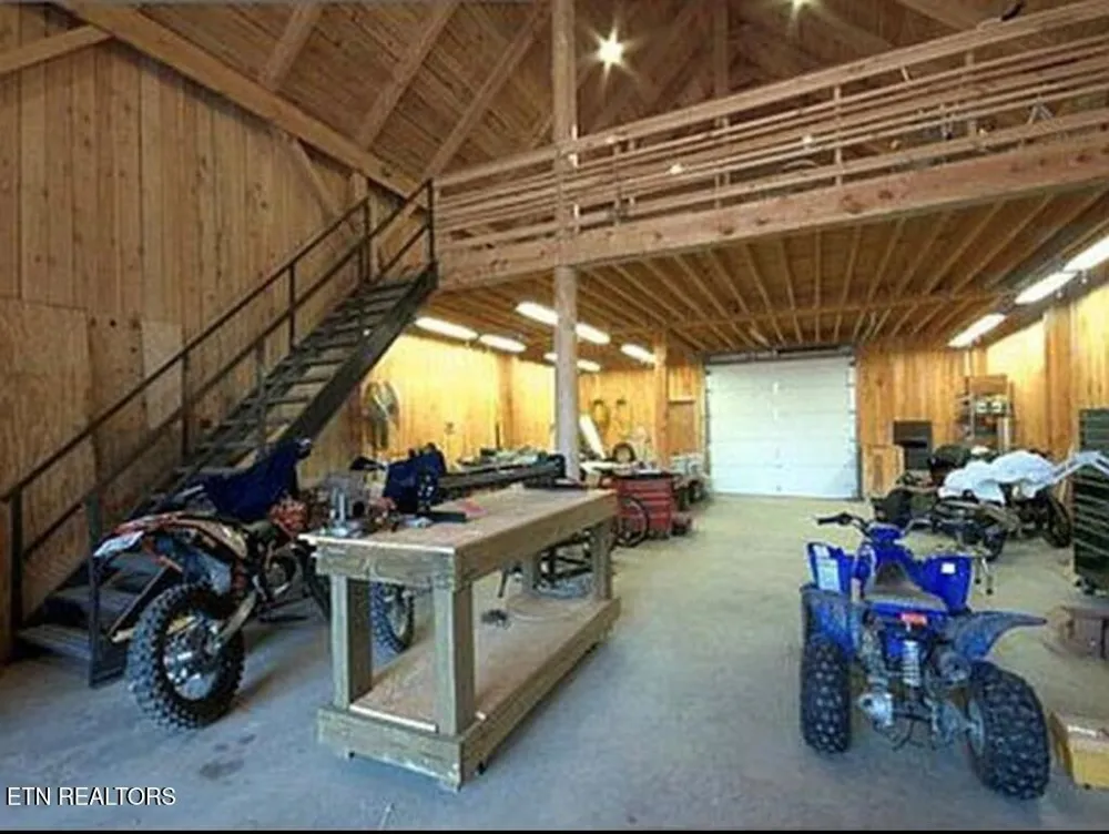 360 Spurlock Hollow Lane Gainesboro, TN 38562