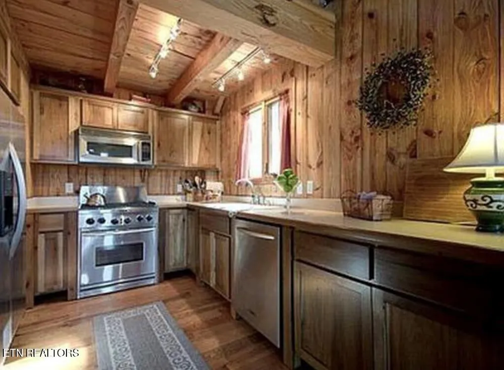360 Spurlock Hollow Lane Gainesboro, TN 38562