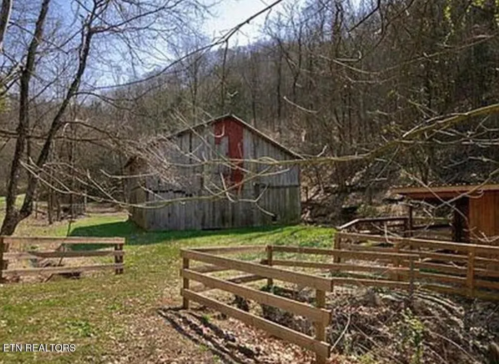 360 Spurlock Hollow Lane Gainesboro, TN 38562