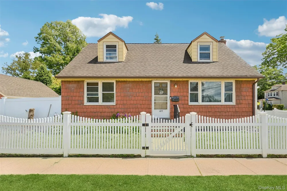 2877 Calvin Road Oceanside, NY 11572