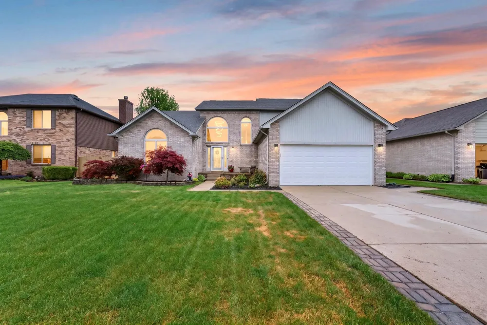 30098 Fairfield Drive New Baltimore, MI 48051