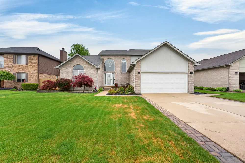 30098 Fairfield Drive New Baltimore, MI 48051
