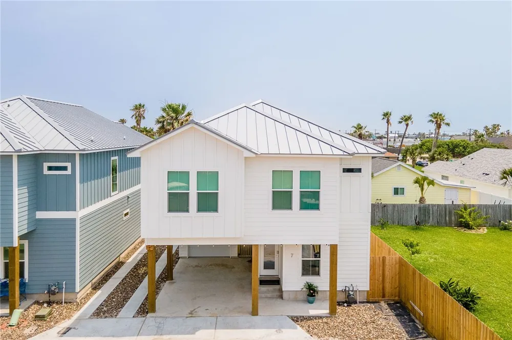 901 S 9th #7 Port Aransas, TX 78373
