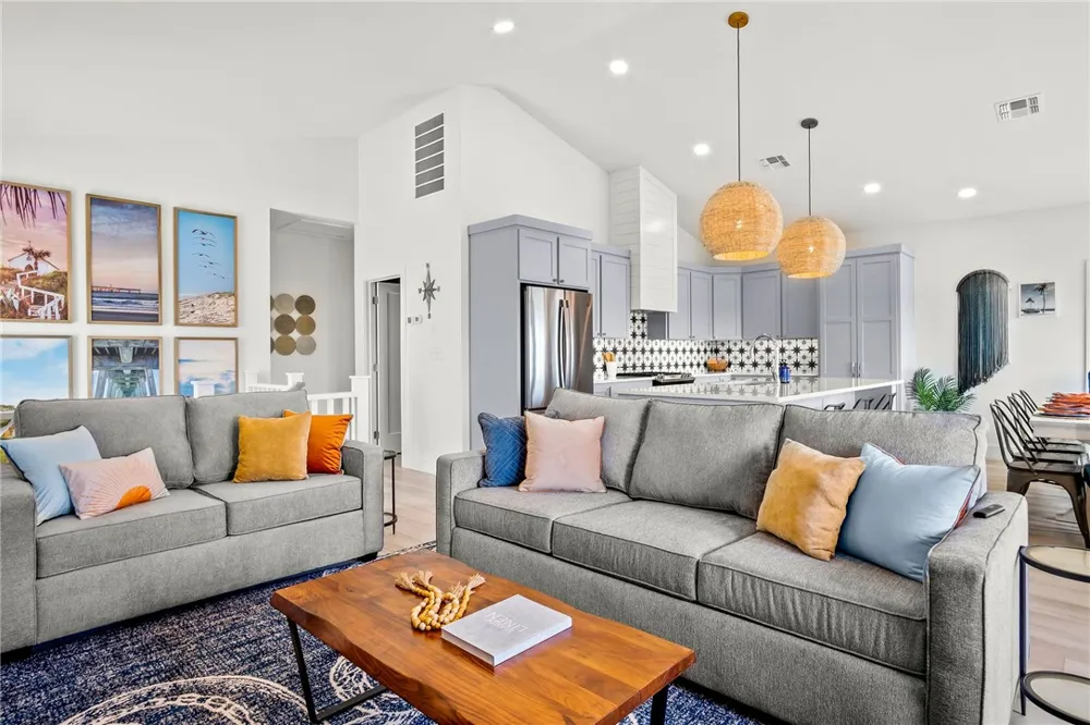 901 S 9th #7 Port Aransas, TX 78373