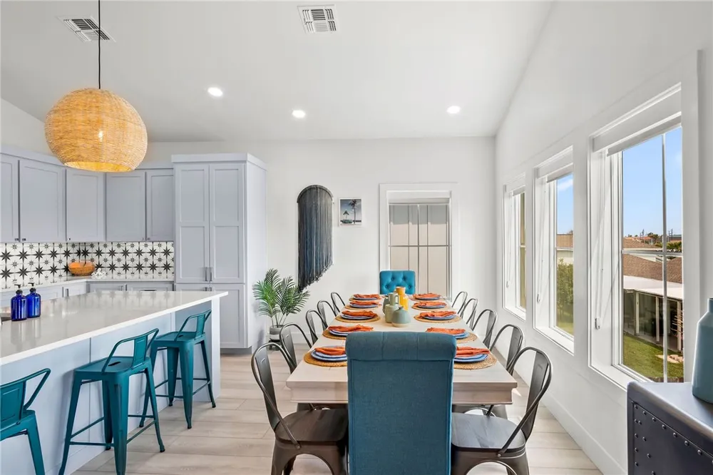 901 S 9th #7 Port Aransas, TX 78373