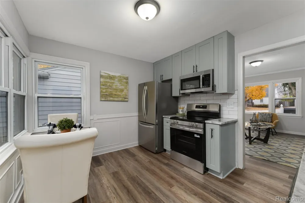 15751 W 14 Mile Road Beverly Hills Village, MI 48025