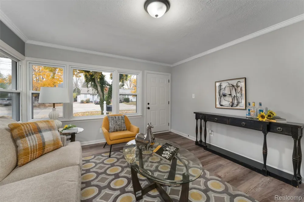 15751 W 14 Mile Road Beverly Hills Village, MI 48025