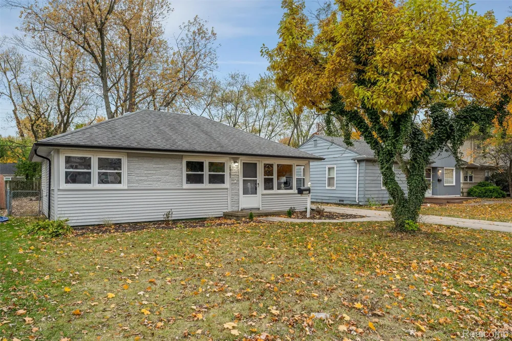 15751 W 14 Mile Road Beverly Hills Village, MI 48025