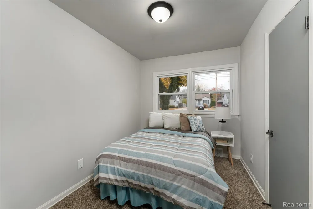 15751 W 14 Mile Road Beverly Hills Village, MI 48025