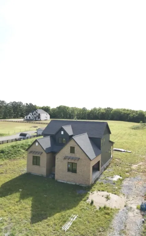 2121 Kingwood Ln