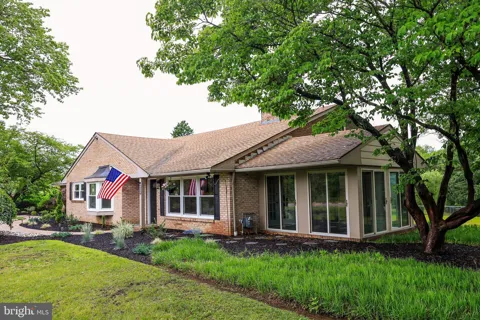 373 KINGS HIGHWAY