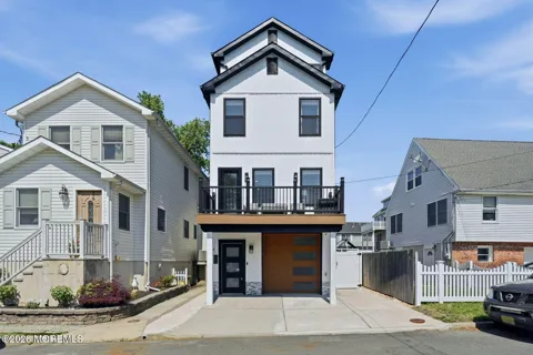 2 Brainard Avenue