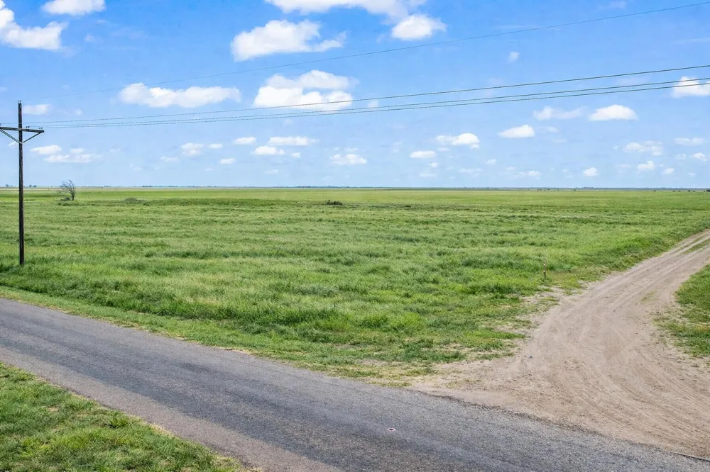 11004 E County Road 5300 Idalou, TX 79343