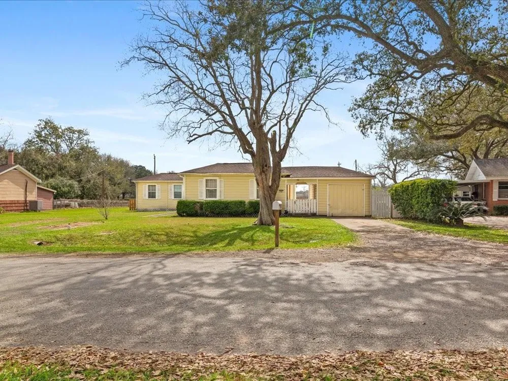 518 Sunny Lane Wharton, TX 77488