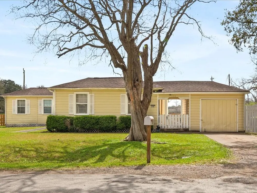 518 Sunny Lane Wharton, TX 77488