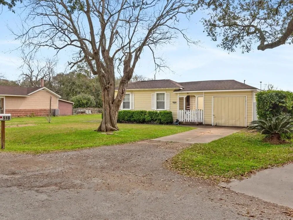 518 Sunny Lane Wharton, TX 77488