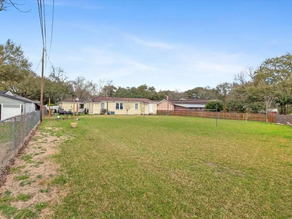 518 Sunny Lane Wharton, TX 77488