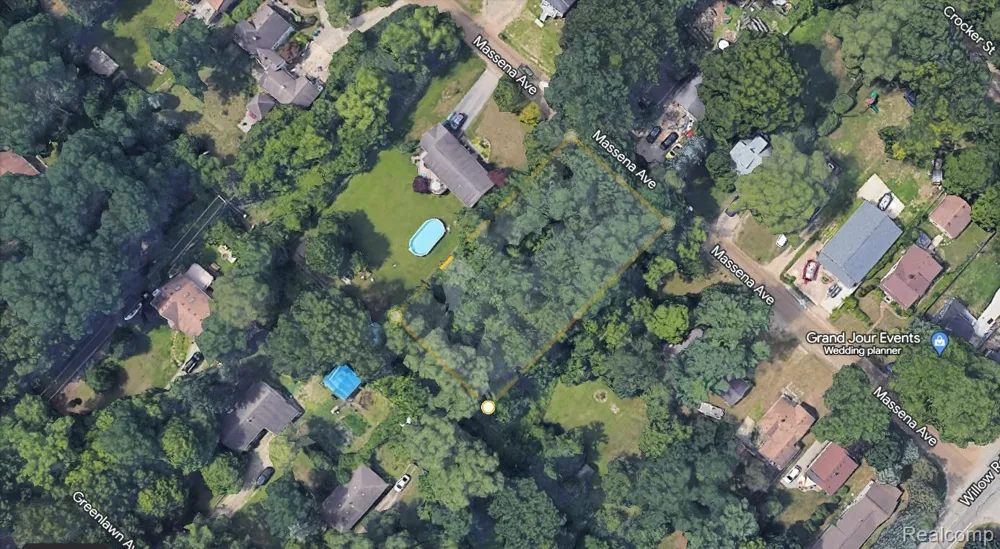 Massena Avenue Commerce Charter Township, MI 48382