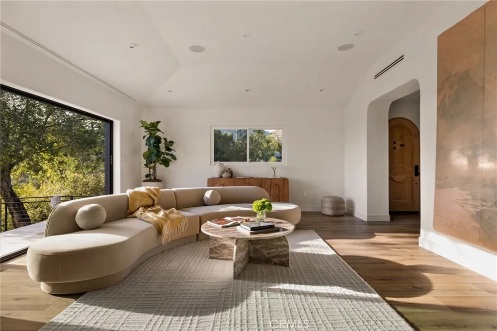 11111 Tujunga Canyon Tujunga, CA 91042