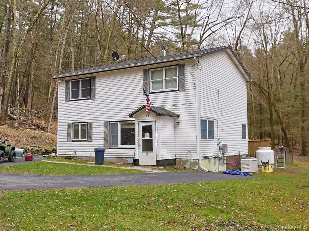 68 Kennel Road Cuddebackville, NY 12729