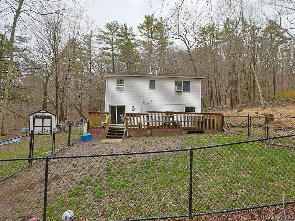 68 Kennel Road Cuddebackville, NY 12729
