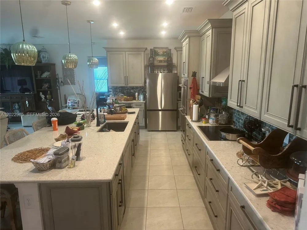 225 SW 31ST PL Cape Coral, FL 33991